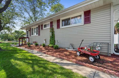 4800 Layton Ave, Milwaukee WI  53220-4144 exterior