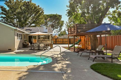 2649 Minert Rd, Concord CA 94518-2630 exterior