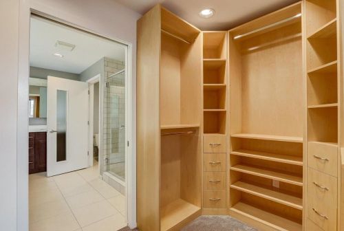 833 Reservoir Ave, Milwaukee WI 53212-3722 exterior