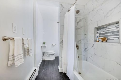 85 Columbia Rd, Windsor CT 06095-3811 exterior