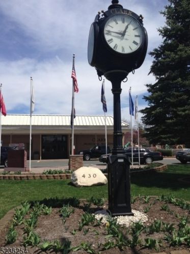 60 James Ave, Clark NJ 07066-1231 exterior