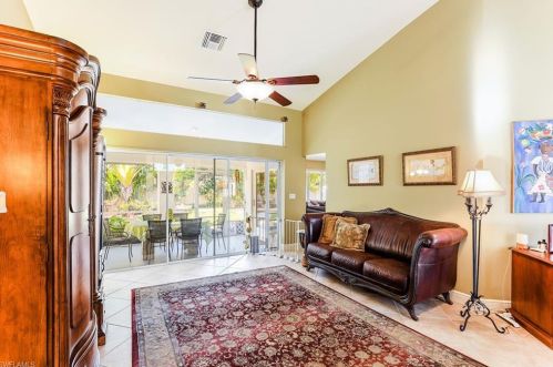 10255 Boca Cir, Naples, FL 34109-7325