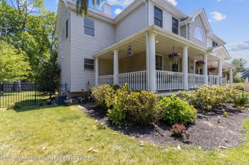 25 Trovillo Ct, Atlantic Highlands, NJ 07716-2600