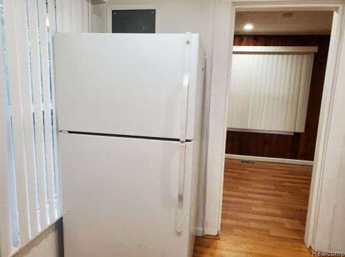 18033 Hanna St, Melvindale MI  48122-1422 exterior