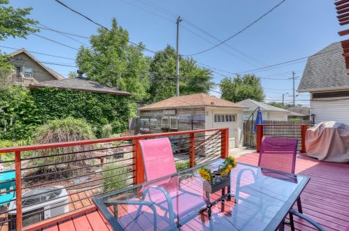 2338 61, Milwaukee WI 53219-2135 exterior