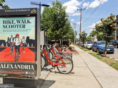 903 Princess St, Alexandria VA  22314-2244 exterior