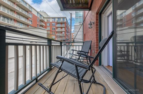 1038 Monroe St, Chicago IL  60607-2684 exterior