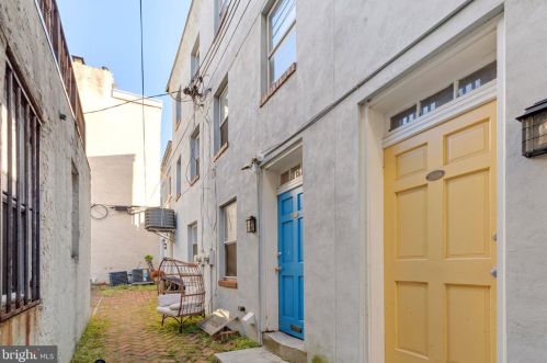 251 Fulton St, Philadelphia PA 19147-3306 exterior