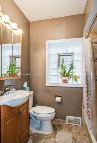 6150 Thorndale Ave, Chicago IL 60631-3149 exterior