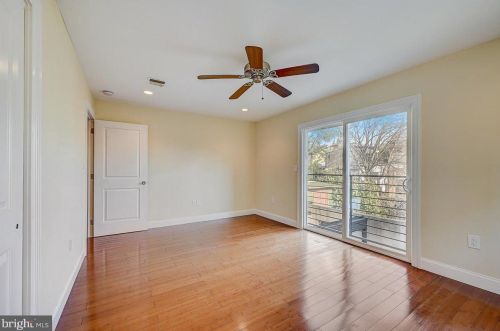 985 6th St, Philadelphia PA  19123-1405 exterior