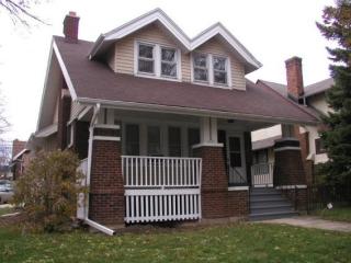 4301 Farwell Ave, Milwaukee, WI 53211-1758