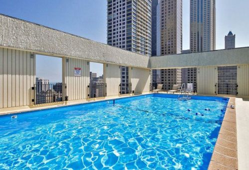 100 Bellevue Pl, Chicago IL 60611-1157 exterior