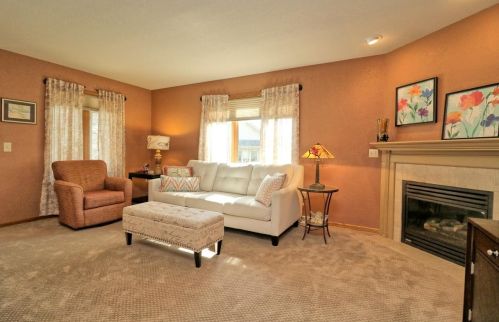 12393 Waterford Ave, Milwaukee WI 53235-4922 exterior