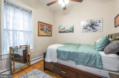 1821 Broad St, Philadelphia PA 19146-2232 exterior