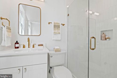 17 9th St, Washington DC  20003-1333 exterior