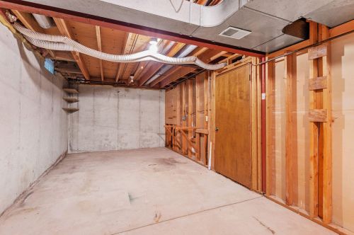 2277 Radcliff Cir, Grand Rapids MI 49546-7725 exterior