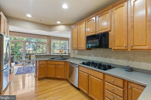 393 Cameron Sta Blvd, Alexandria VA 22304-8681 exterior