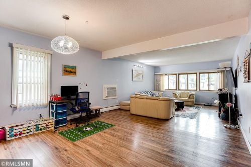 107 Oak St, Chaska, MN 55318-2933