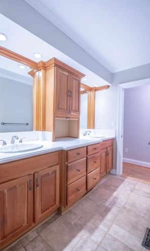 1001 Lindridge Way, Atlanta GA 30324-3709 exterior