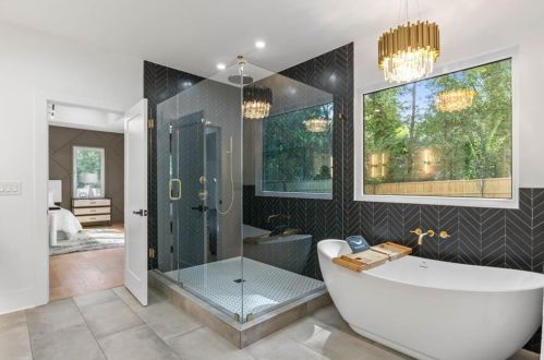 3918 Flowerland Dr, Atlanta GA  30319-1806 exterior