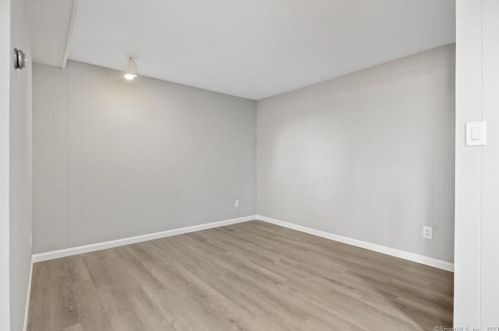 32 Fairview Dr, Farmington CT 06032-2517 exterior