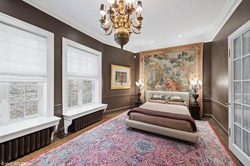 1521 State Pkwy, Chicago IL 60610-1613 exterior