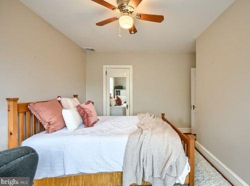 746 New Holland Ave, Lancaster PA 17602-2137 exterior