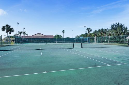 8366 Mooring Cir, Boynton Beach FL 33472-2308 exterior