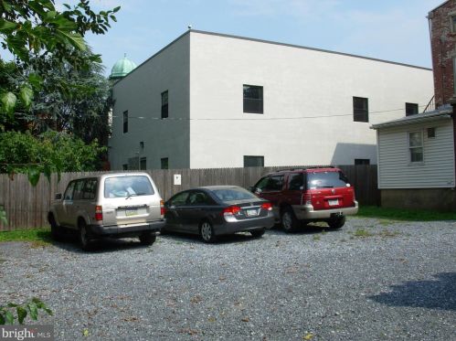 29 James St, Lancaster, PA 17602-5061