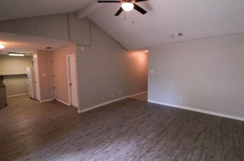 9856 Childress Dr, Austin TX  78753-4657 exterior