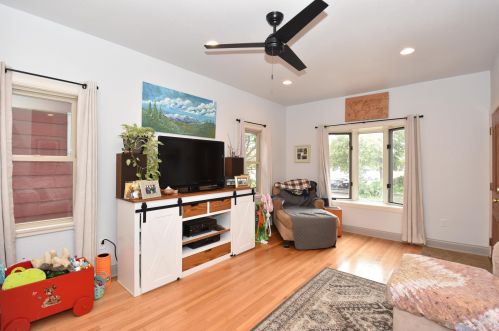 1320 61st St, Milwaukee, WI 53214-3209