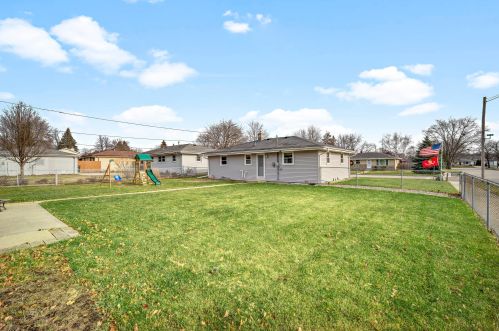 3260 91st St, Sturtevant, WI 53177-2728