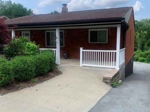 457 Garden Rd, Pittsburgh, PA 15227-3107