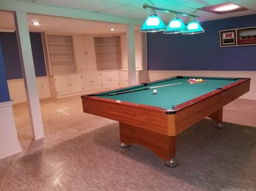 19 Westerly Dr, Enfield CT 06082-4026 exterior