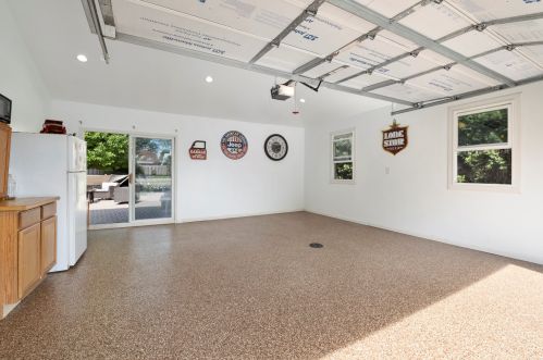 909 Alann Dr, Joliet IL 60435-3822 exterior