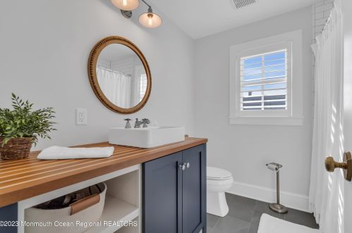 400 Newark Ave, Point Pleasant Beach NJ 08742-4141 exterior