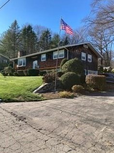95 Blue Stone Dr, Woonsocket, RI 02895-6611
