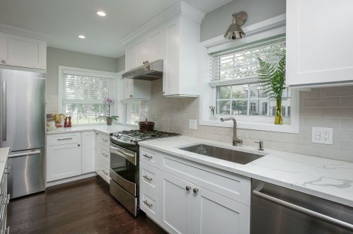 860 Linden Ave, Elmhurst IL 60126-5312 exterior