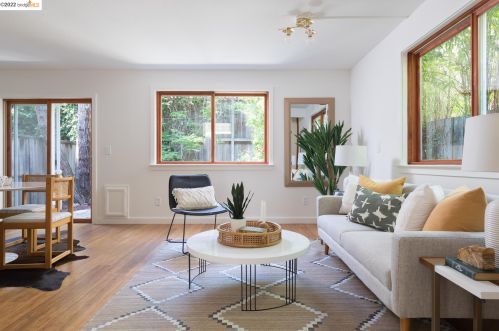 1327 Addison St, Berkeley CA 94702-1716 exterior