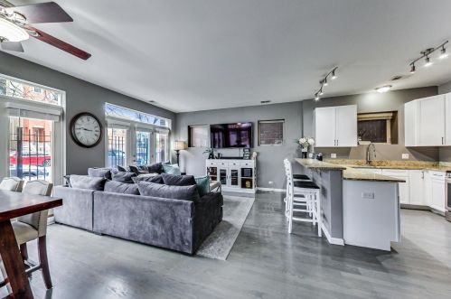 1927 Diversey Pkwy, Chicago, IL 60614-3799