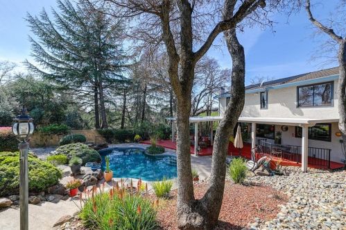 9811 Blue Lk Dr, Folsom CA 95630-1909 exterior