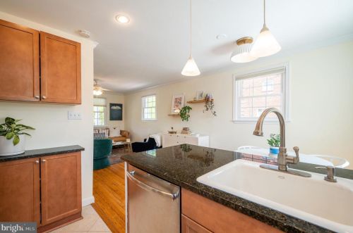 21 Clifford Ave, Alexandria VA  22305-2702 exterior