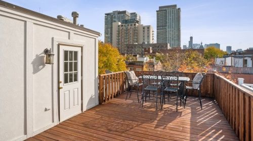 253 Goethe St, Chicago IL 60610-1803 exterior