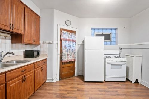 7327 Luella Ave, Chicago IL 60649-4109 exterior