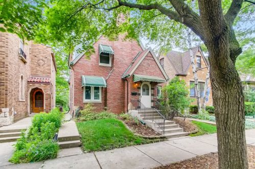 5620 Virginia Ave, Chicago, IL 60659-3717