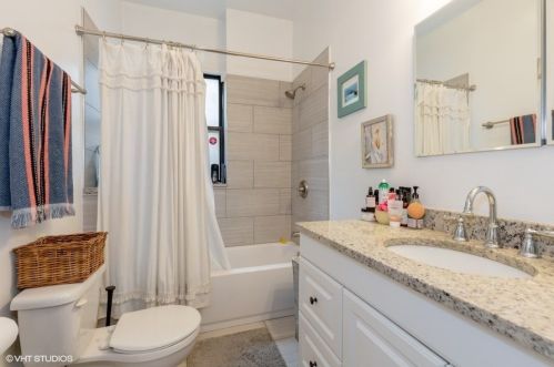 4410 Dover St, Chicago IL 60640-5529 exterior