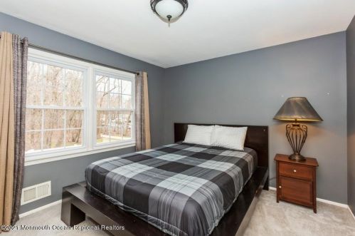 19 Sherwood Ln, Old Bridge NJ 08857-1634 exterior