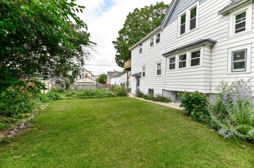 1137 49, Milwaukee WI 53214-3527 exterior