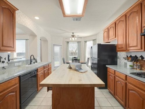 5210 Golfside Dr, Frisco TX 75035-8296 exterior