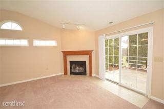 12133 Laurelwood Dr, Indianapolis IN  46236-8192 exterior